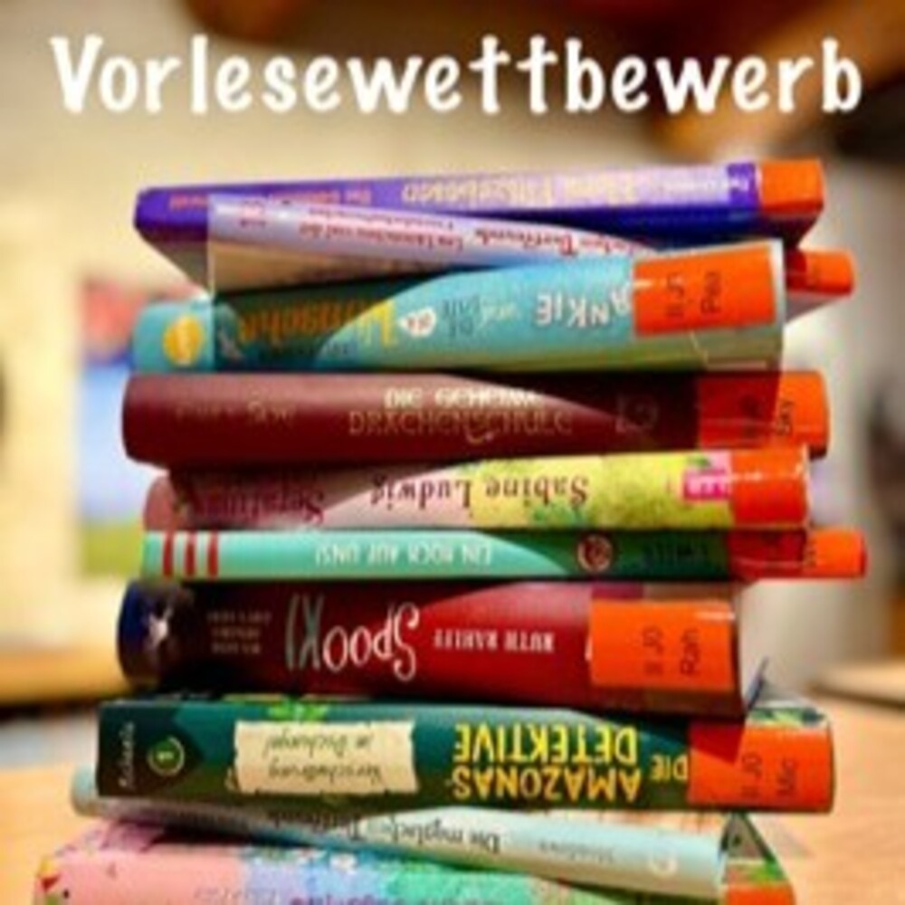 Viele gestapelte Bücher